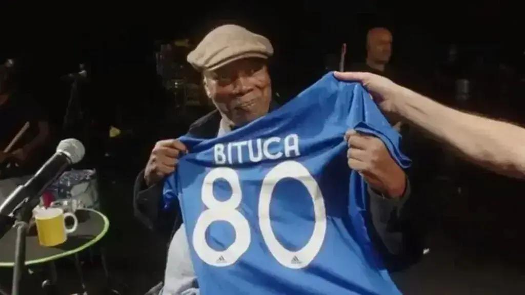 Milton Nascimento processa Cruzeiro por uso não autorizado de sua música
