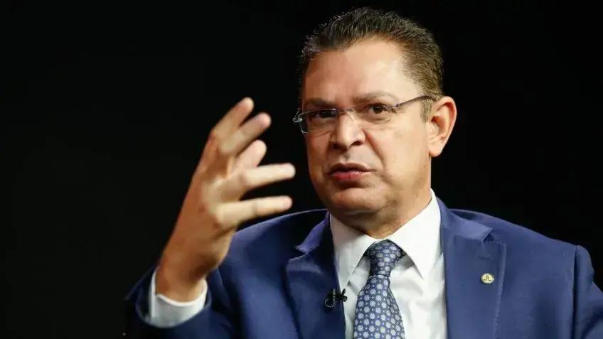 PL altera plano e adia anistia priorizando o fim do foro privilegiado