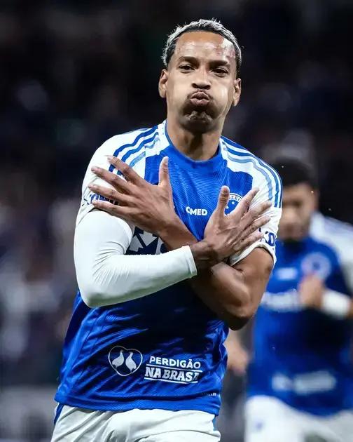 São Paulo é derrotado pelo Cruzeiro e perde invencibilidade no Brasileirão