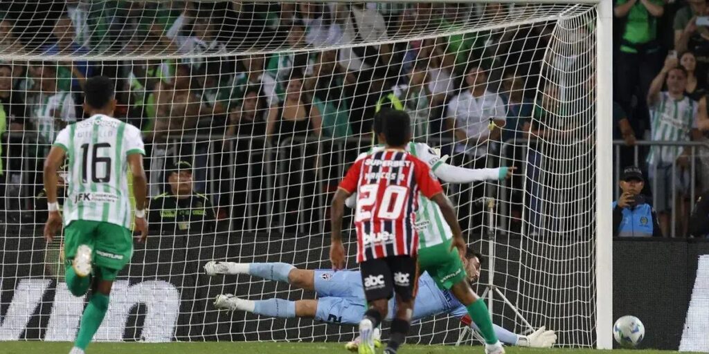 São Paulo empata com Atlético Nacional e avança na Libertadores