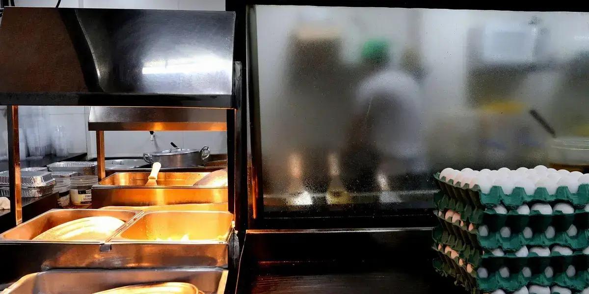 Setor de serviços atinge recorde histórico com 15,2 milhões de empregos em 2023