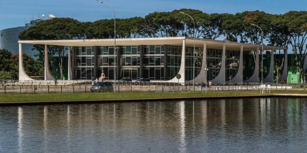 STF retoma julgamentos com trama golpista e nova presidência neste semestre