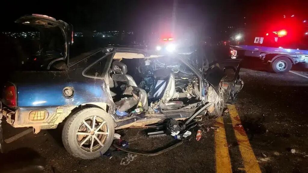 Tragédia na BR-146: Colisão envolvendo três veículos resulta em oito mortes