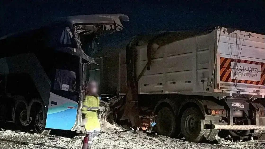 Tragédia no MT: Acidente entre ônibus e carreta deixa 11 mortos