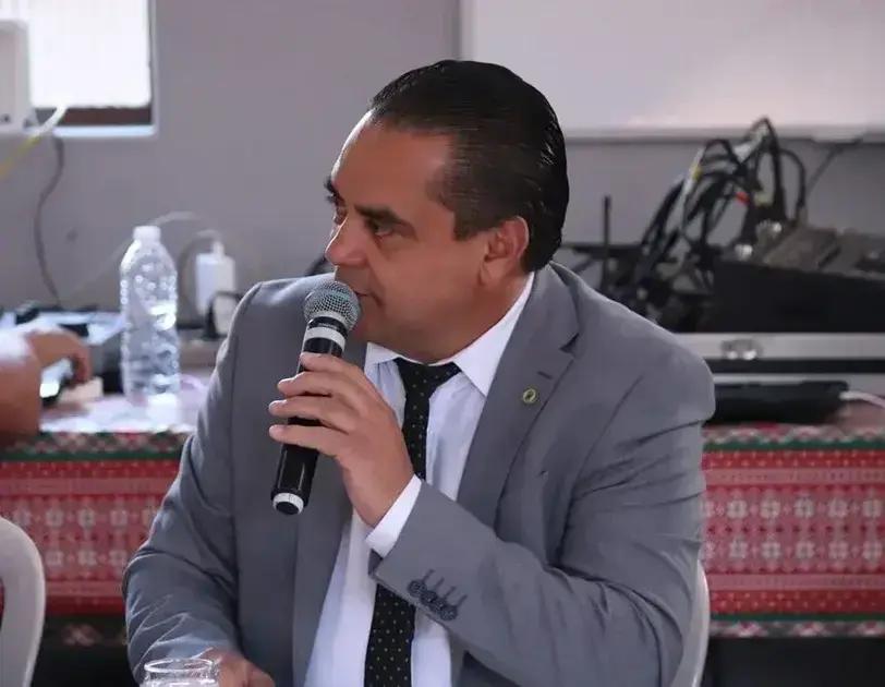 Vereador Reinaldo Lacerda propõe sinalização na Estrada da 105 para prevenir acidentes