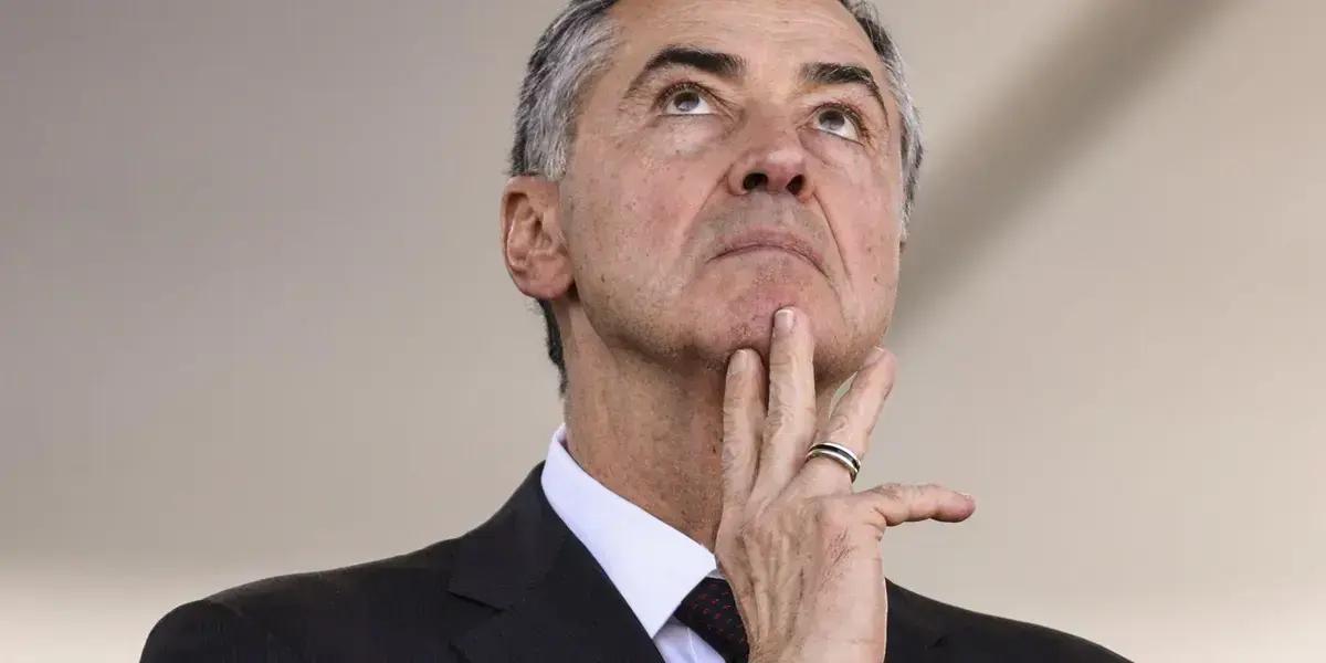 Barroso afirma que julgamento de Bolsonaro será conduzido com serenidade