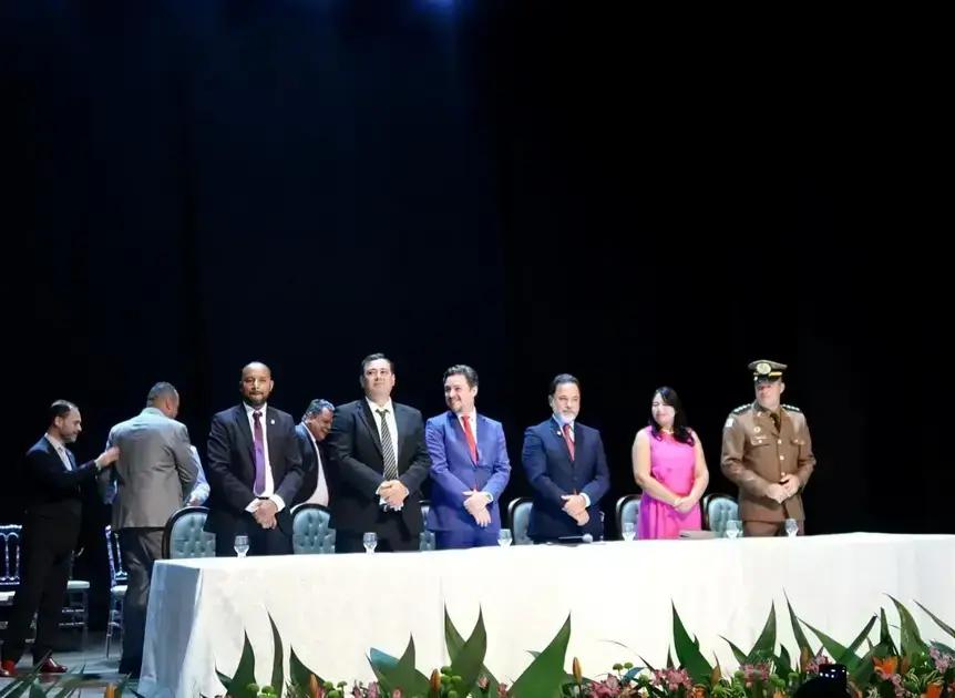 Câmara de Itabira promove entrega de honrarias no teatro da FCCDA