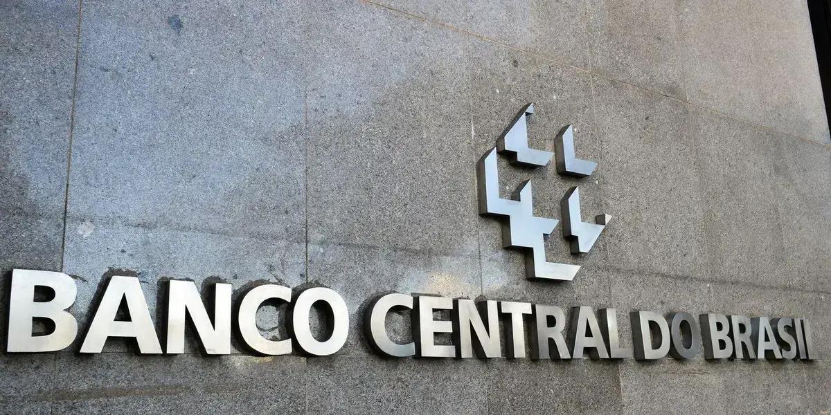 Estabilidade nas Projeções do Mercado: Inflação, PIB, Selic e Dólar para 2025