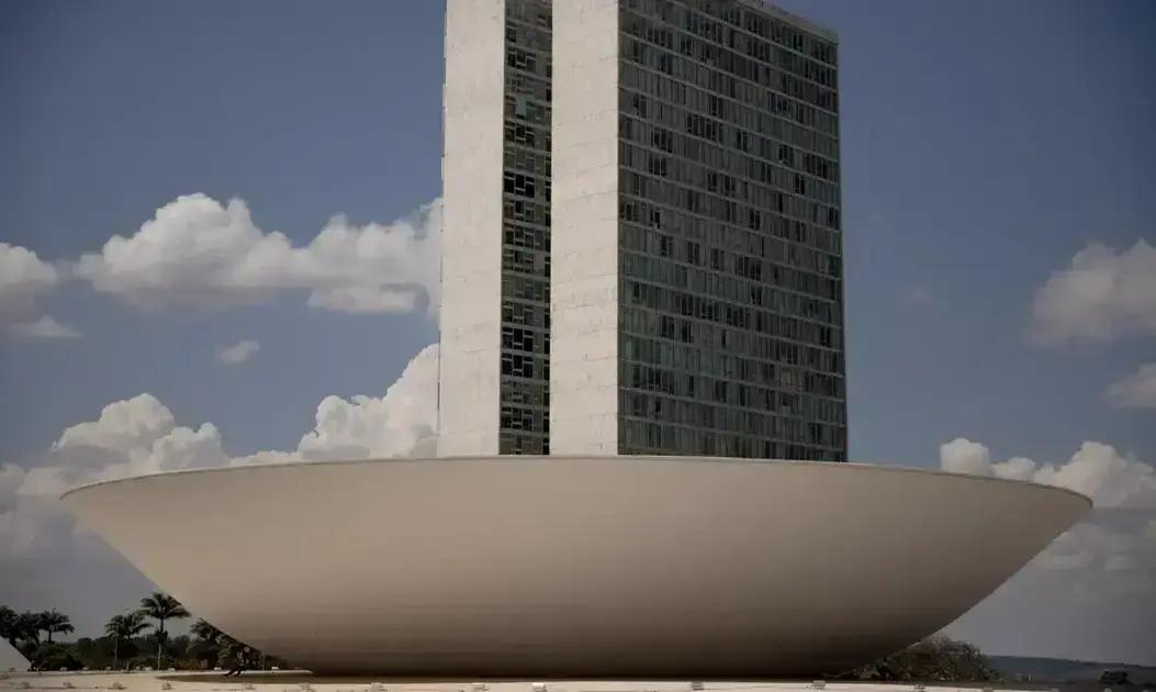 Impunidade e a Revogação da Blindagem Parlamentar em 2001