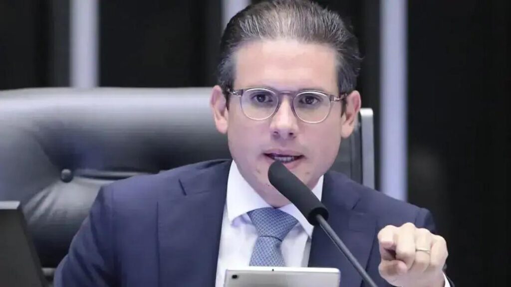 Pesquisa Quaest revela forte rejeição à PEC da Blindagem entre senadores