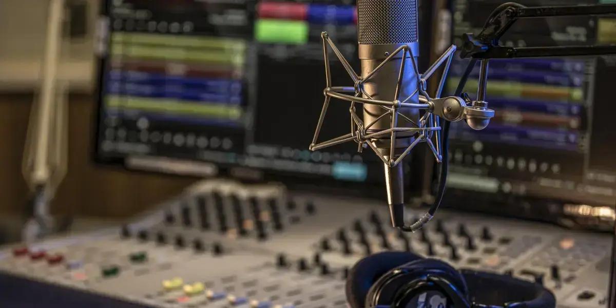 Celebrações de Outubro: Radioagência, Direitos da Mulher e John Lennon