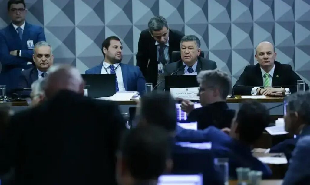 Governo barra convocação de Frei Chico na CPMI do INSS com voto apertado