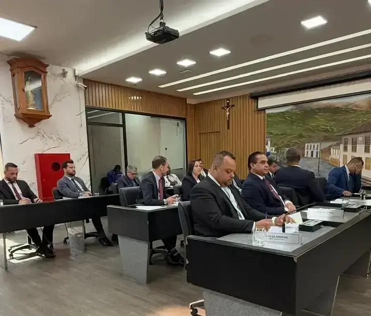 Itabira lança campanha sobre riscos do uso excessivo de telas para jovens