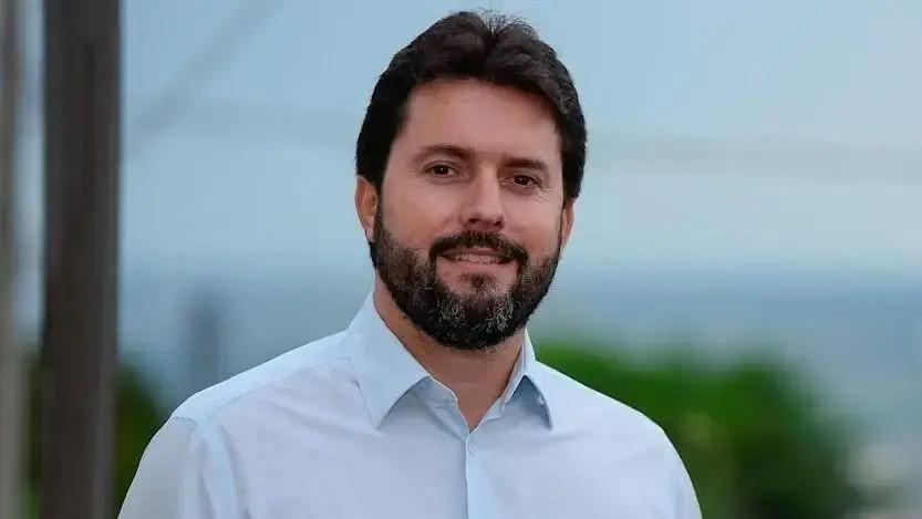 Luís Eduardo Falcão se destaca como alternativa política em Minas Gerais