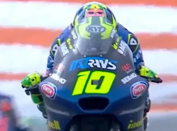 Diogo Moreira conquista o primeiro título mundial de Moto2 para o Brasil