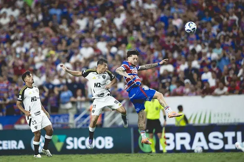 Fortaleza vence Atlético por 1 a 0 e se aproxima da recuperação no Brasileirão