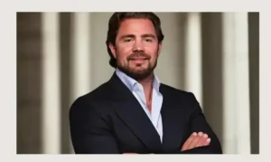 Preso em São Paulo, banqueiro Daniel Vorcaro continua na Justiça Federal