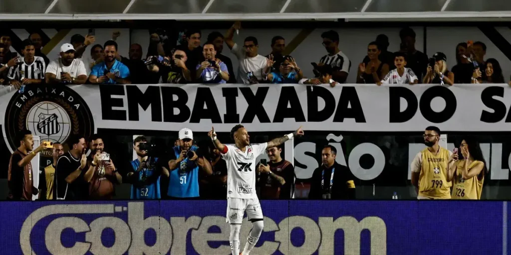 Santos vence Sport e sai da zona de rebaixamento no Brasileirão