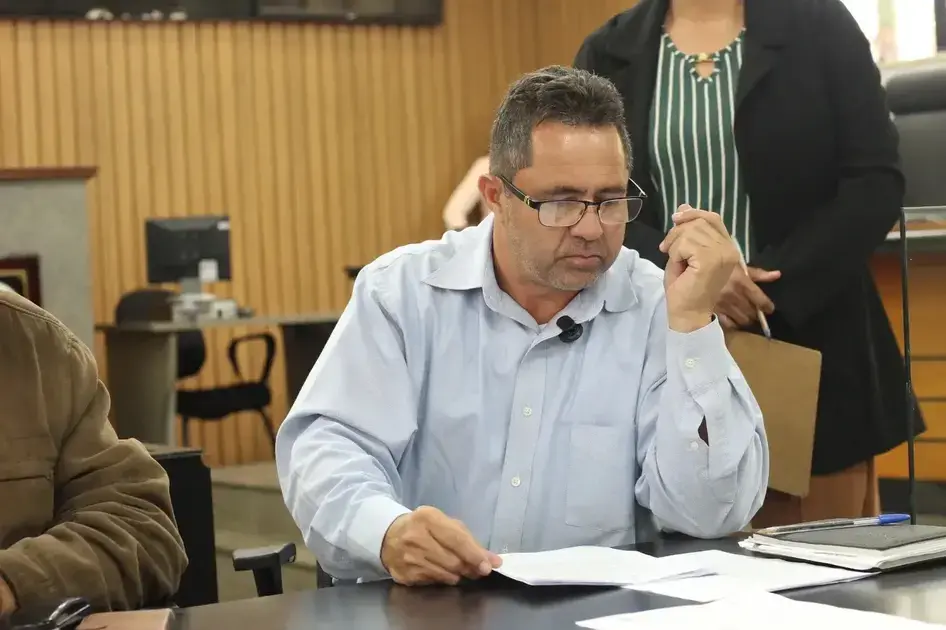 Didi do Caldo de Cana propõe transformar ferrovia em via expressa em Itabira