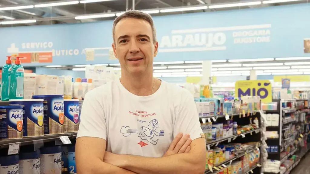 Drogaria Araujo escolhe Agência Komuh para liderança em comunicação publicitária