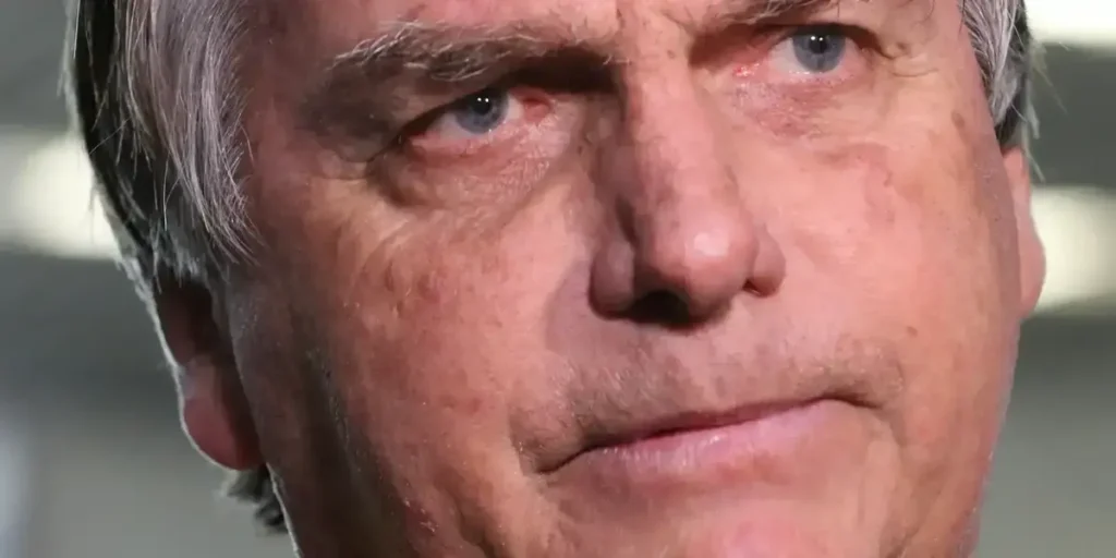 STF nega recurso de Bolsonaro e mantém condenação por trama golpista