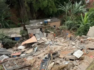 Desabamento no Vale do Jatobá: Defesa Civil interdita imóveis e avalia riscos