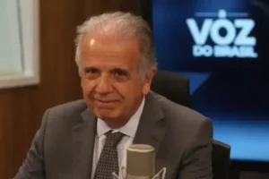 Lula se reúne com Forças Armadas para discutir segurança nacional em meio a tensão com a Venezuela