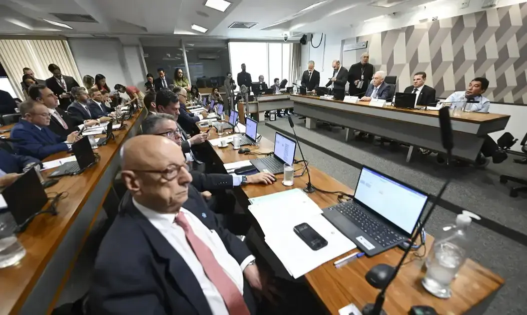 Senador Esperidião Amin protocola PL da Anistia após veto de Lula