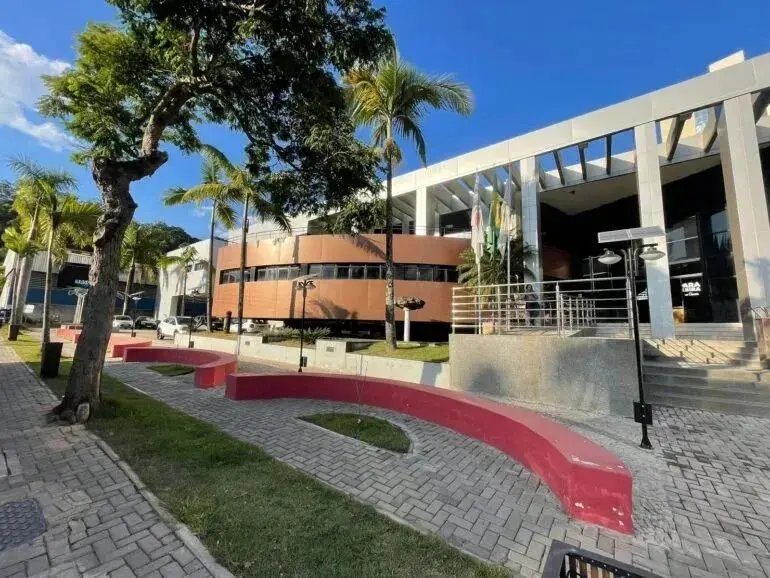 Câmara de Itabira inicia 2026 com painel eletrônico e melhorias no sistema de votação