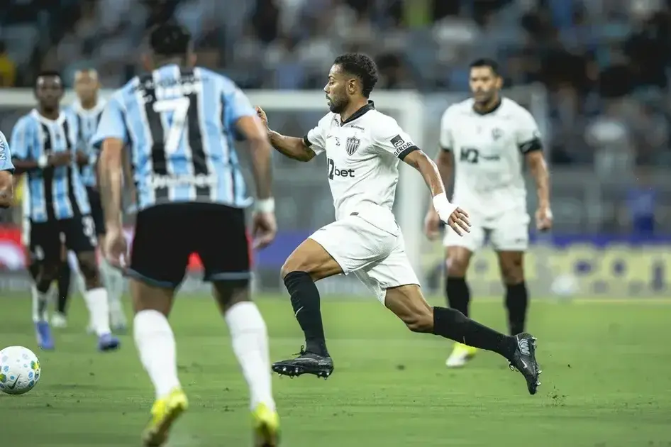 Grêmio vence Atlético-MG e se recupera na quarta rodada do Brasileirão Grêmio vence Atlético-MG e se recupera na quarta rodada do Brasileirão