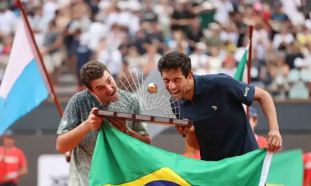 João Fonseca e Marcelo Melo triunfam no torneio de duplas do Rio Open