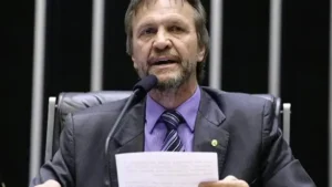 Pedro Uczai assume liderança do PT na Câmara, deixando Lindbergh Faria para trás