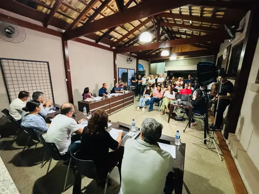 Primeira reunião de 2026 na Câmara de Rio Piracicaba gera tensões e debates acalorados