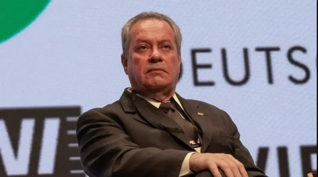 Proposta de PEC para Extinção da Jornada 6×1 Pode Ter Votação Adiada por Empresários