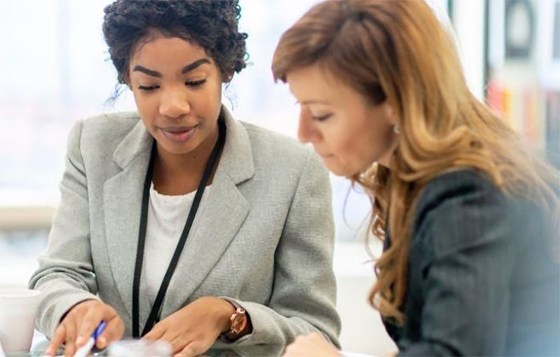 Mulheres ainda são minoria nas profissões do futuro em Minas Gerais, aponta estudo da Fiemg