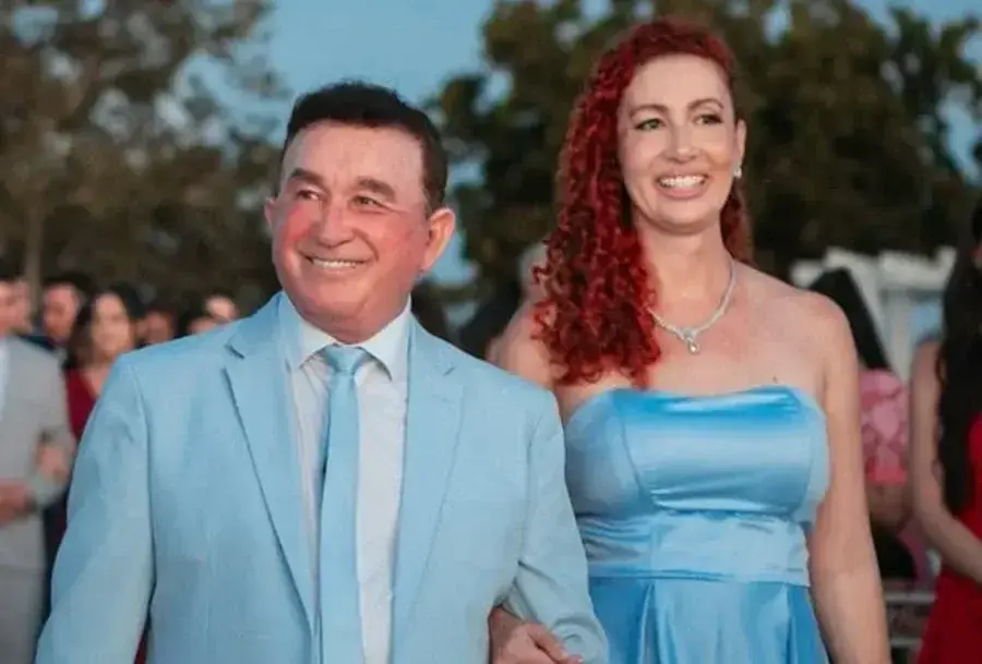 Amado Batista se despede da filha Lorena, que faleceu aos 46 anos