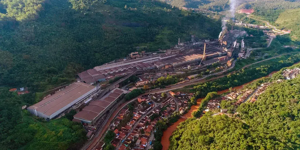 ArcelorMittal e Sindmon-Metal: Impasse sobre a jornada de trabalho persiste