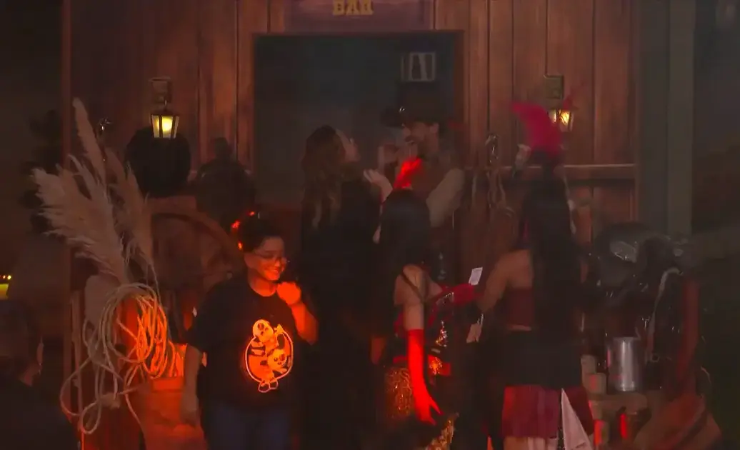 BBB 26: Ana Paula provoca Cowboy e desentende com Chaiany na Festa do Líder