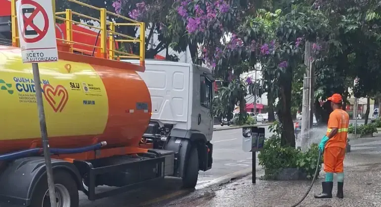 Belo Horizonte intensifica limpeza no centro com 40% mais lavagem de ruas