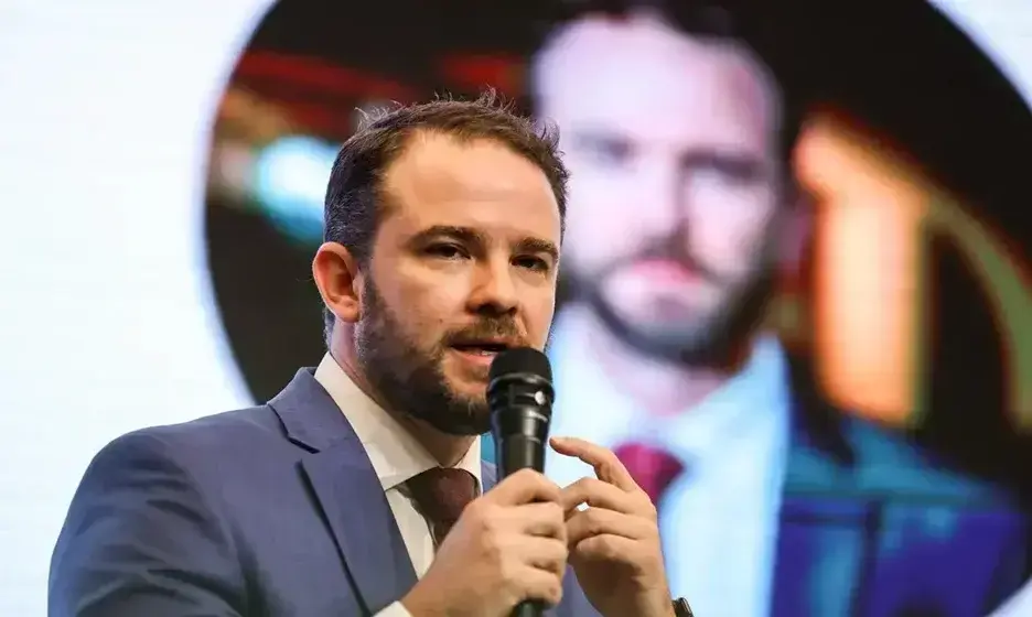 Dario Durigan é confirmado como novo Ministro da Fazenda em substituição a Haddad