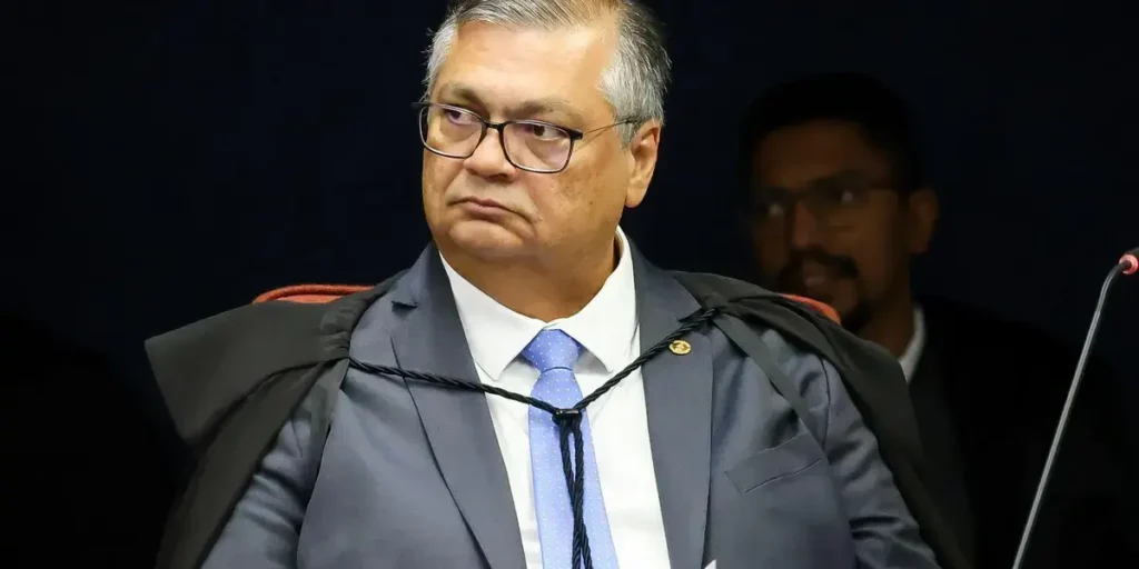 Flávio Dino afasta prefeito e vice de Macapá por investigação de corrupção