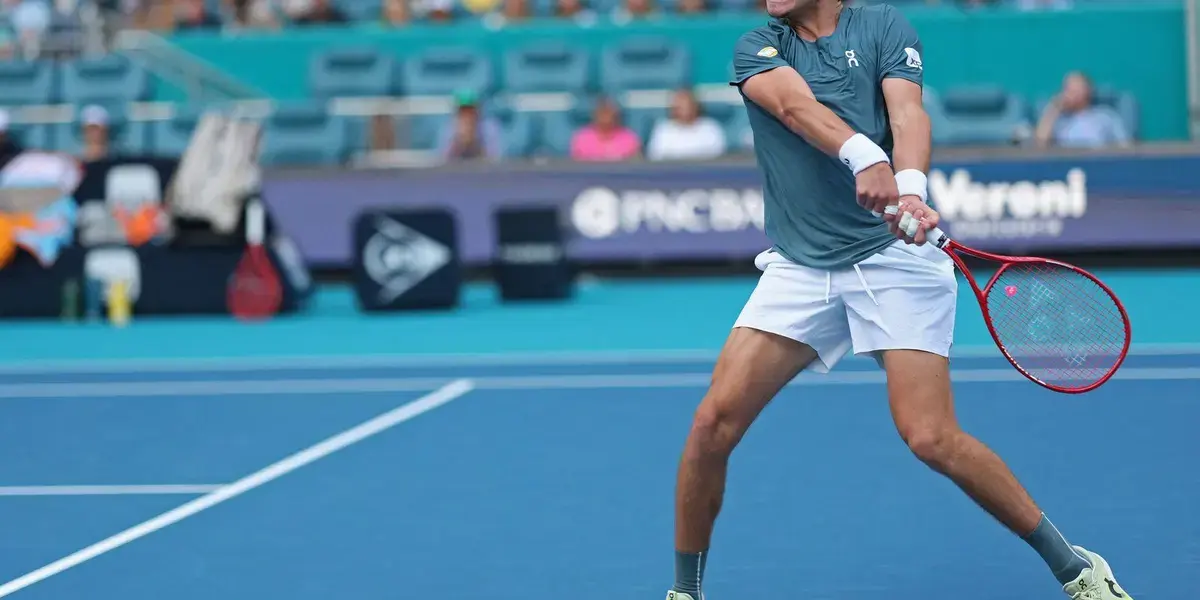 João Fonseca é derrotado por Carlos Alcaraz no Masters 1000 de Miami