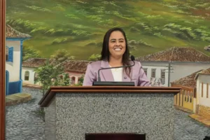 Jordana Madeira: voz da igualdade na Câmara de Itabira em homenagem ao Dia da Mulher