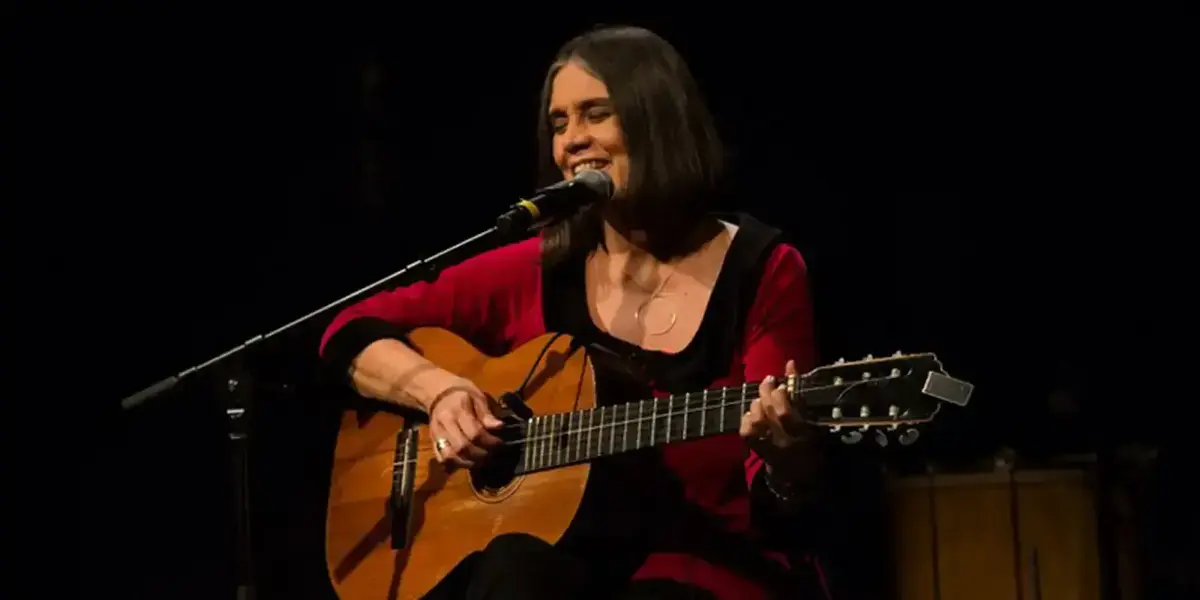 Joyce Moreno encanta público em show no programa Cena Musical da TV Brasil