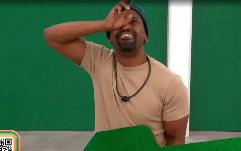 Leandro vence dinâmica surpresa e ganha apartamento no BBB 26
