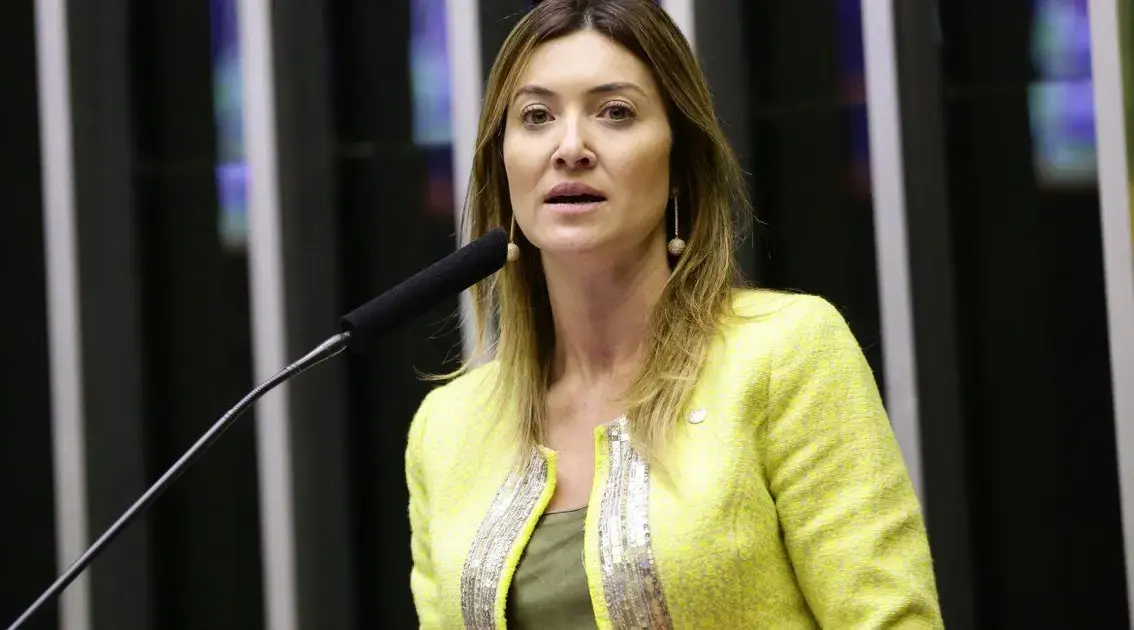 Movimentação partidária no Brasil: deputados de Minas fazem trocas