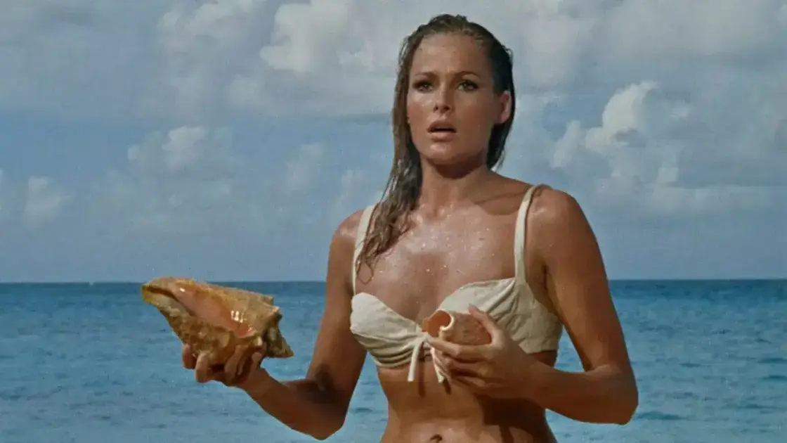 Ursula Andress, famosa Bond girl, denunciada em golpe de R$ 120 milhões