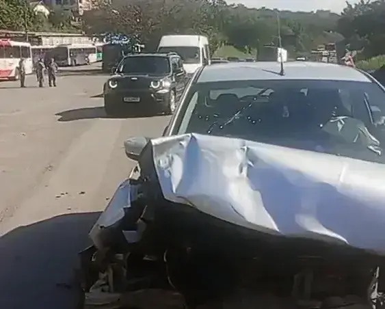 Acidente na BR-381 em Sabará deixa três feridos e causa congestionamento