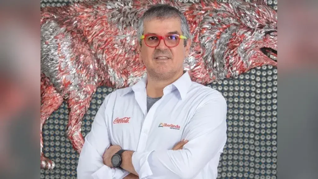 BNDES oferece R$ 102 milhões para impulsionar Coca-Cola em Minas Gerais BNDES oferece R$ 102 milhões para impulsionar Coca-Cola em Minas Gerais