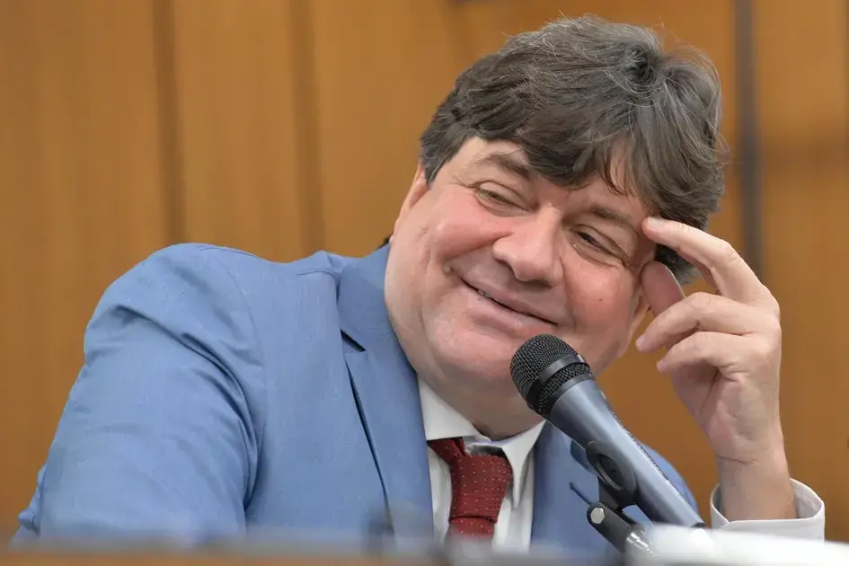 Chapa Aglomerada no Cenário Político: O Que Esperar?